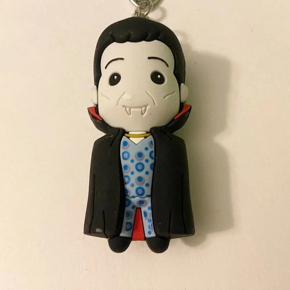 Disney Hocus Pocus Series 2 Keychain Figures  Set of 2 Bus Driver and Dave - Picture 9 of 13